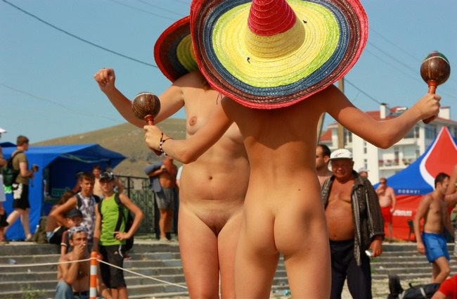 Neptun feier tag # 4 Purenudism Foto [Naturism Online]